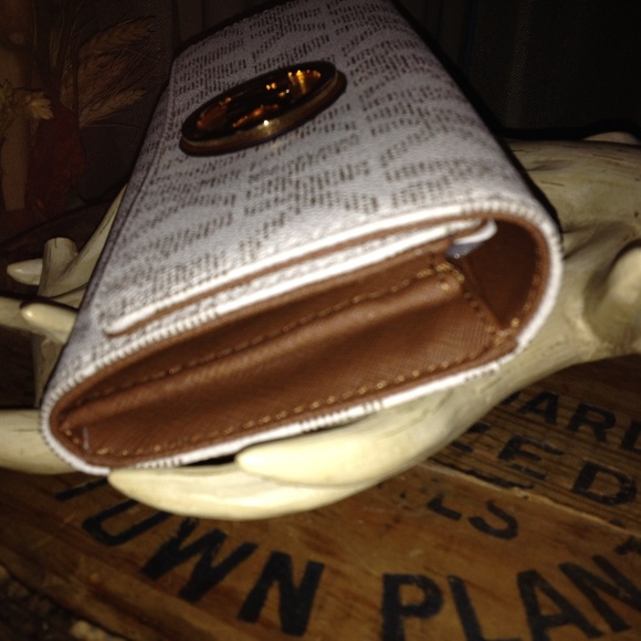 SOLD SOLD & Gold Saffiano Leather - Picture 4 of 8